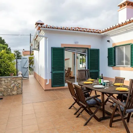 Casa Monkey Business Vila